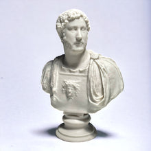 Cargar imagen en el visor de la galería, Busto de Adriano