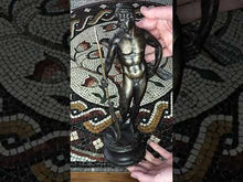 Cargar y reproducir el video en el visor de la galería, Esculapio de Pollentia