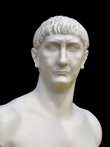 Busto Trajano